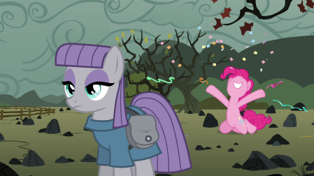 Pinkie_Pie_throwing_confetti_and_streamers_S4E18